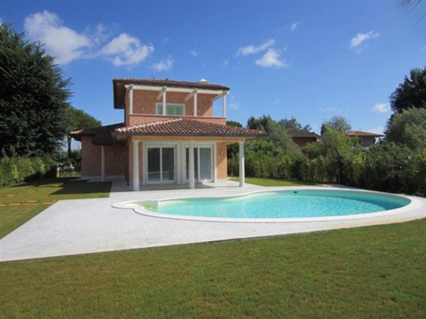 casa indipendente in vendita a Pietrasanta in zona Fiumetto