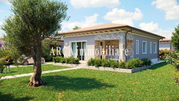 casa indipendente in vendita a Pietrasanta