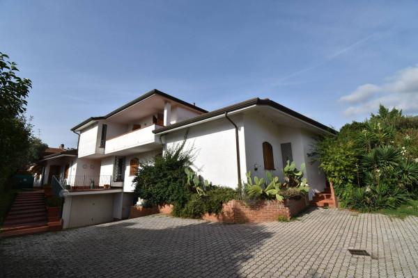 casa indipendente in vendita a Pietrasanta