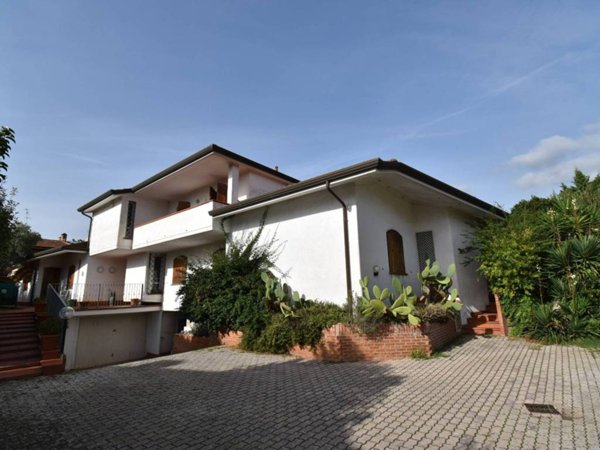 casa indipendente in vendita a Pietrasanta