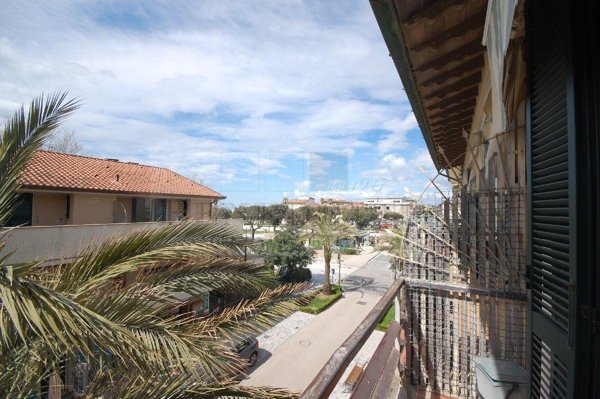 appartamento in vendita a Pietrasanta in zona Vignone