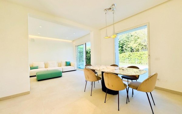 casa indipendente in vendita a Pietrasanta in zona Fiumetto