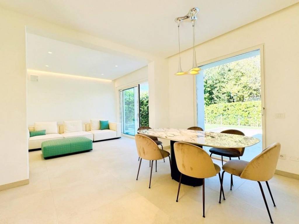 casa indipendente in vendita a Pietrasanta in zona Fiumetto