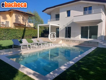 casa indipendente in vendita a Pietrasanta in zona Fiumetto