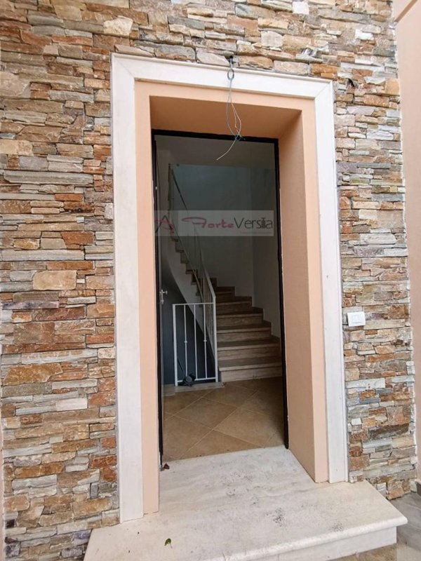 casa indipendente in vendita a Pietrasanta in zona Marina di Pietrasanta