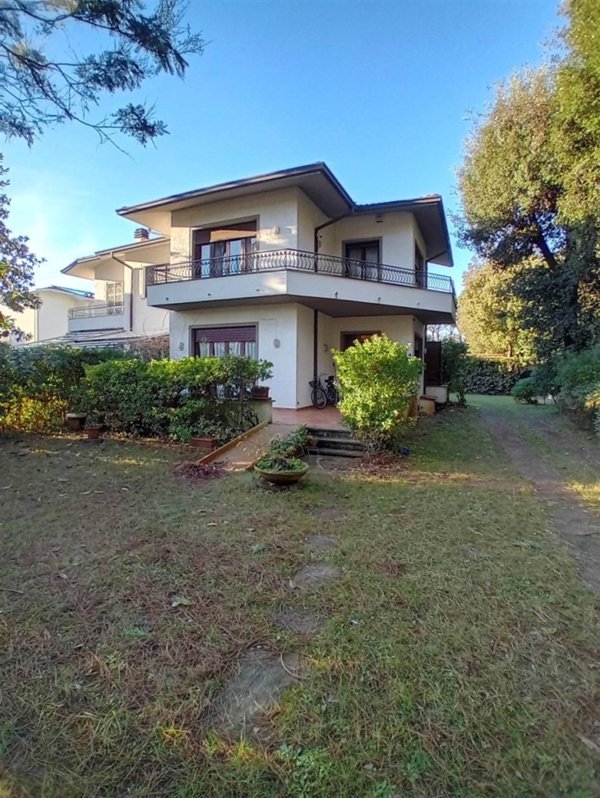casa indipendente in vendita a Pietrasanta in zona Marina di Pietrasanta