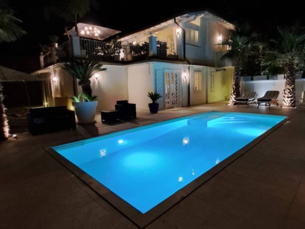 casa indipendente in vendita a Pietrasanta