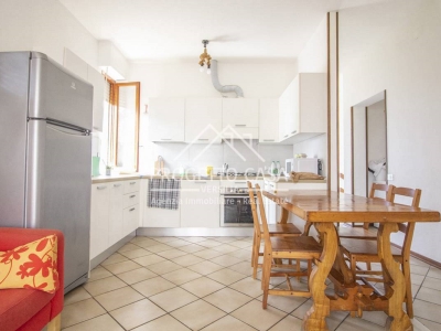 casa indipendente in vendita a Pietrasanta in zona Vignone