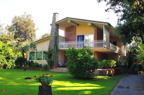 casa indipendente in vendita a Pietrasanta in zona Fiumetto