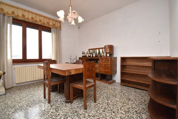 casa indipendente in vendita a Pietrasanta in zona Strettoia