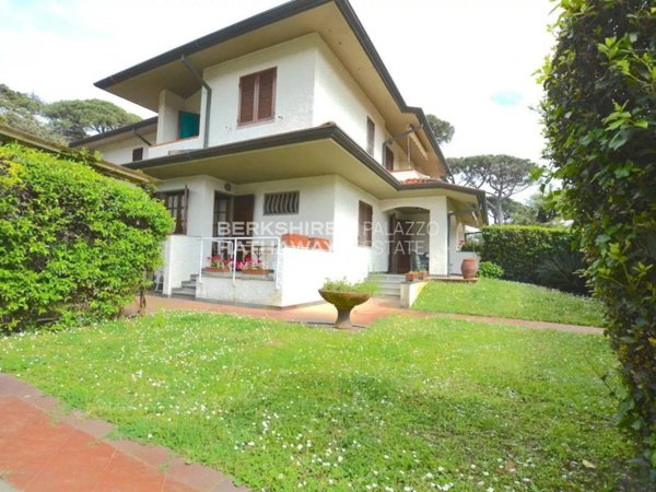 casa indipendente in vendita a Pietrasanta in zona Marina di Pietrasanta