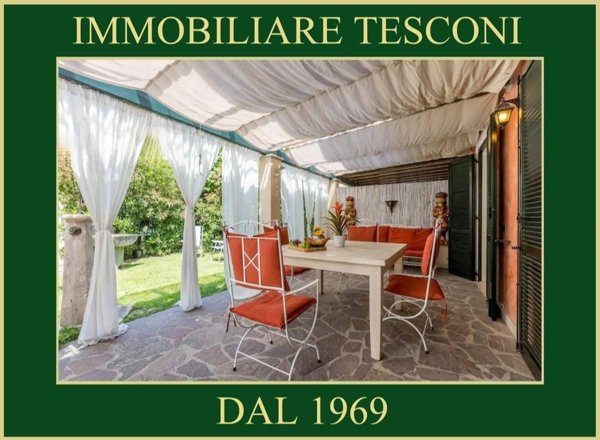 casa indipendente in vendita a Pietrasanta in zona Fiumetto