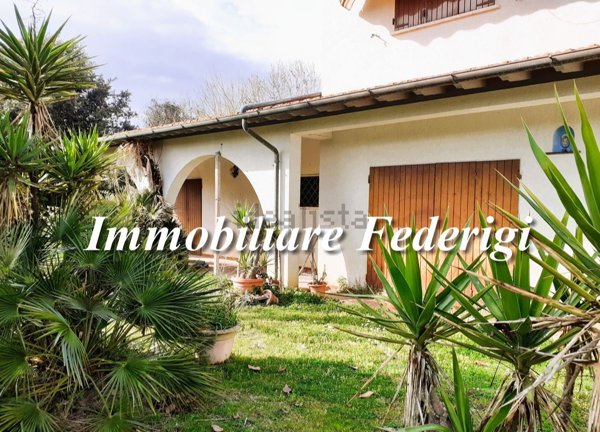 casa indipendente in vendita a Pietrasanta in zona Motrone