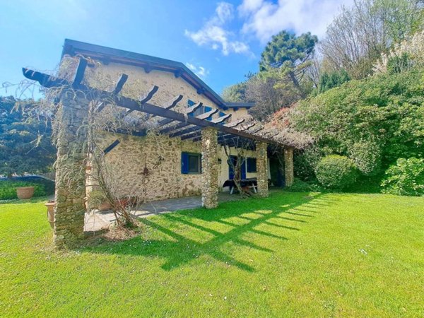casa indipendente in vendita a Pietrasanta