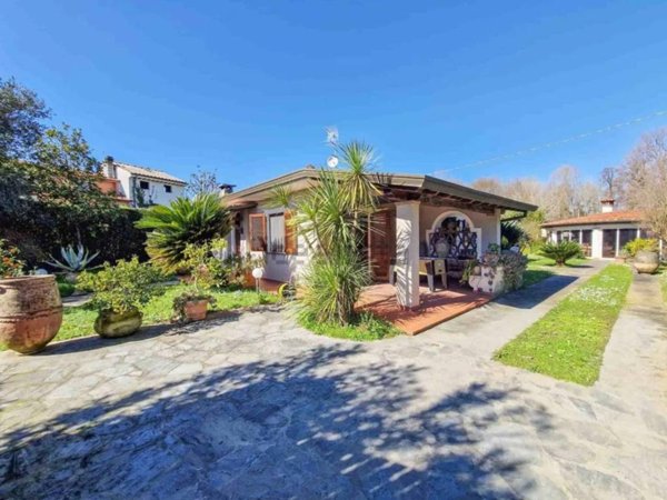 casa indipendente in vendita a Pietrasanta