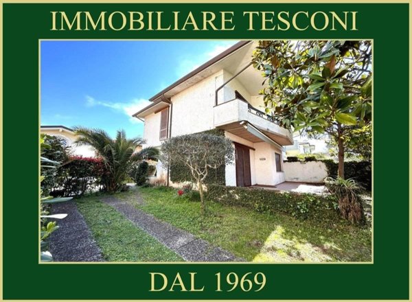 casa indipendente in vendita a Pietrasanta in zona Vignone
