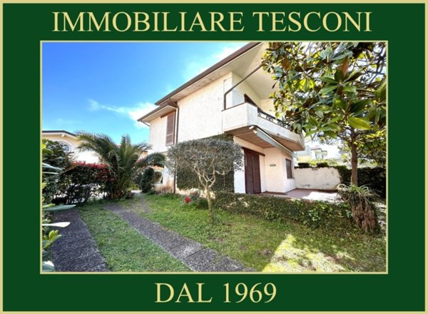 casa indipendente in vendita a Pietrasanta in zona Tonfano