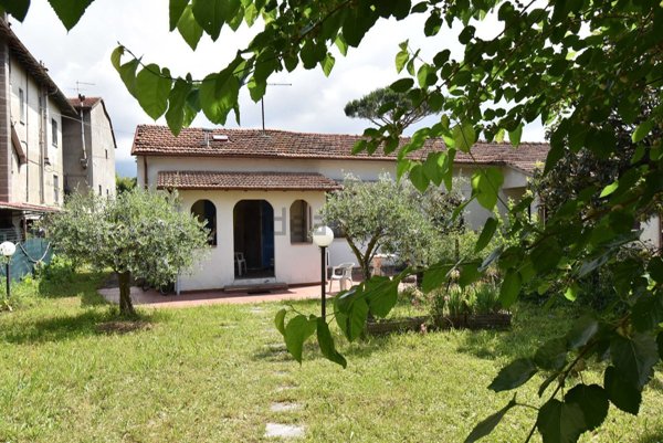casa indipendente in vendita a Pietrasanta