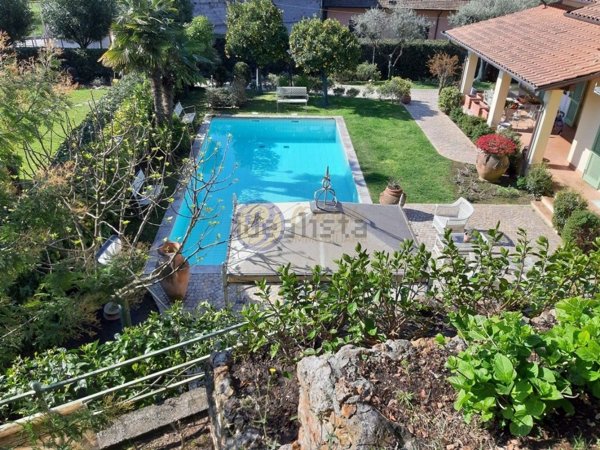 casa indipendente in vendita a Pietrasanta