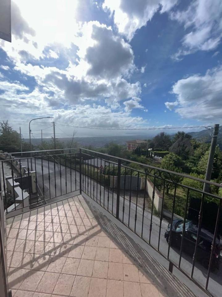 casa indipendente in vendita a Pietrasanta in zona Capriglia