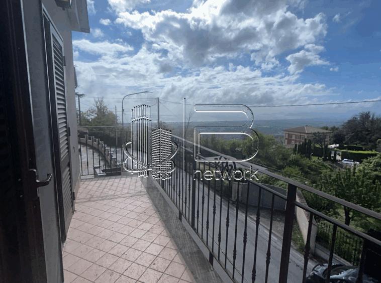 casa indipendente in vendita a Pietrasanta in zona Capriglia