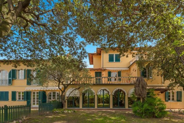 casa indipendente in vendita a Pietrasanta in zona Marina di Pietrasanta