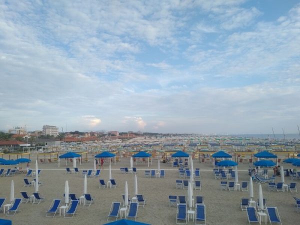 appartamento in vendita a Pietrasanta in zona Marina di Pietrasanta
