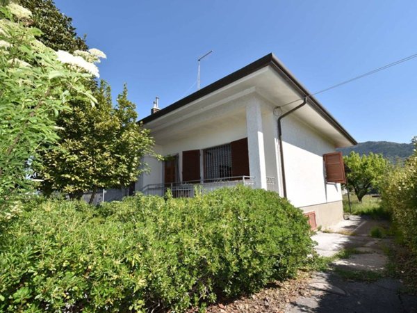 casa indipendente in vendita a Pietrasanta