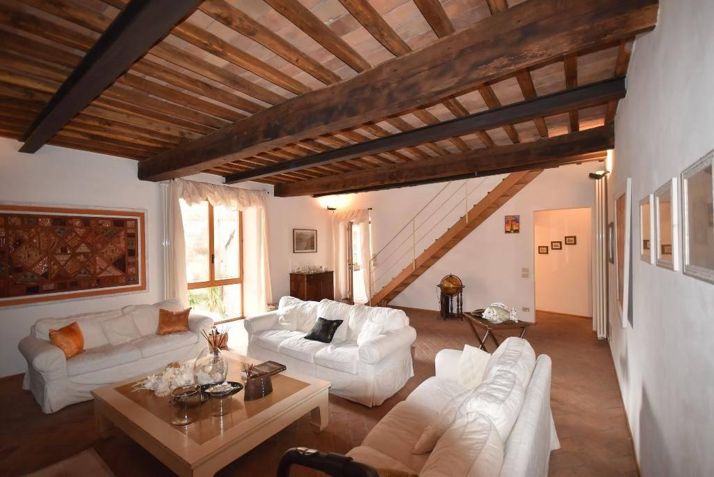 casa indipendente in vendita a Pietrasanta