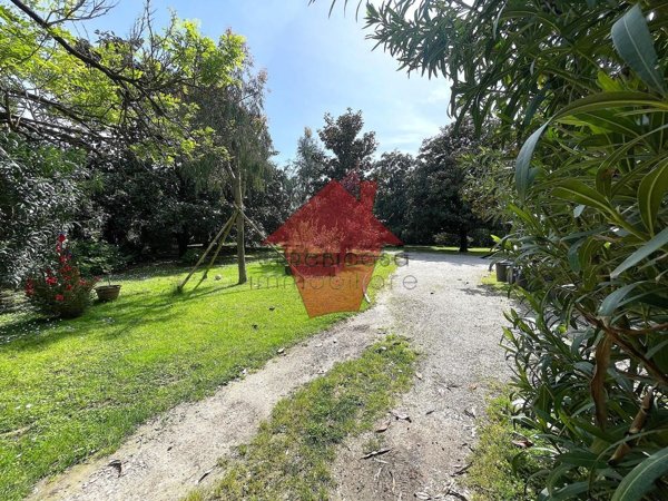 appartamento in vendita a Pietrasanta in zona Tonfano