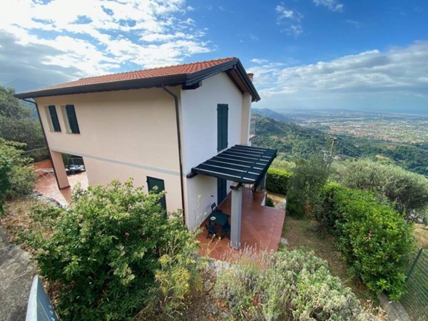 casa indipendente in vendita a Pietrasanta