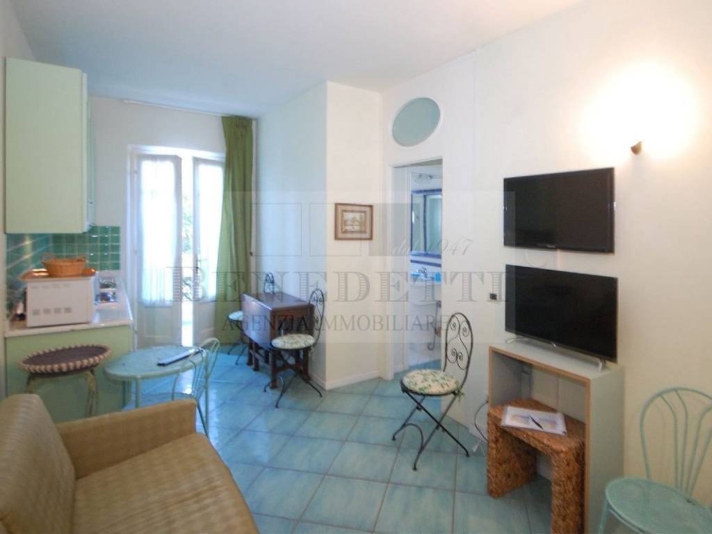 appartamento in vendita a Pietrasanta in zona Marina di Pietrasanta