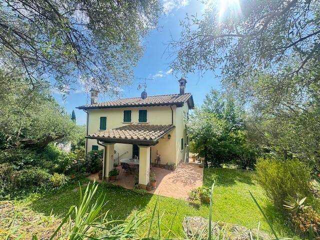 casa indipendente in vendita a Pietrasanta in zona Marina di Pietrasanta