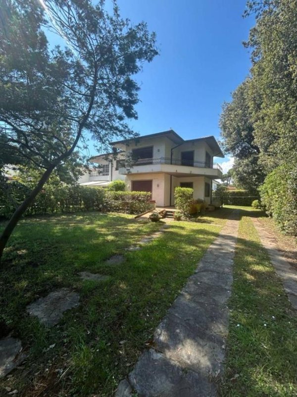 casa indipendente in vendita a Pietrasanta
