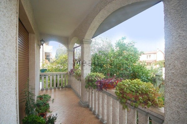 casa indipendente in vendita a Pietrasanta in zona Traversagna