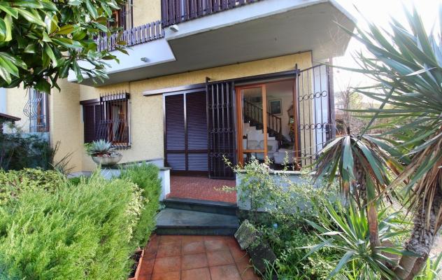 casa indipendente in vendita a Pietrasanta in zona Fiumetto