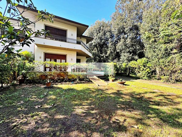 casa indipendente in vendita a Pietrasanta