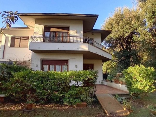 casa indipendente in vendita a Pietrasanta
