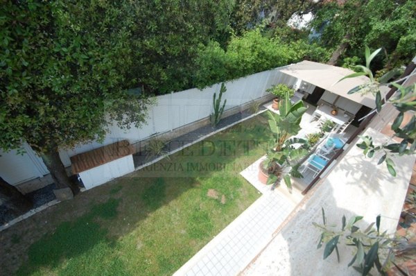 casa indipendente in vendita a Pietrasanta in zona Marina di Pietrasanta