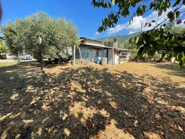 casa indipendente in vendita a Pietrasanta