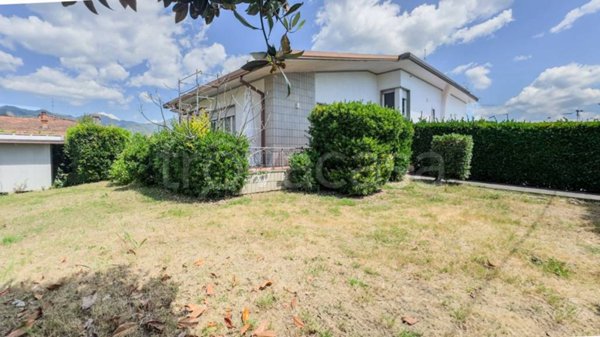casa indipendente in vendita a Pietrasanta in zona Marina di Pietrasanta
