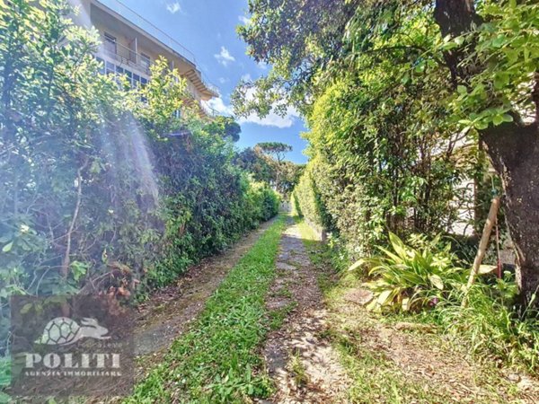 casa indipendente in vendita a Pietrasanta in zona Marina di Pietrasanta
