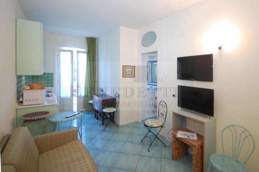 appartamento in vendita a Pietrasanta in zona Marina di Pietrasanta