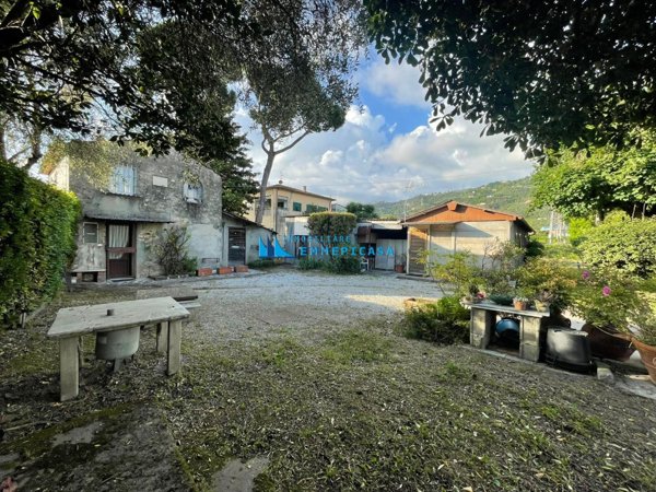 casa indipendente in vendita a Pietrasanta