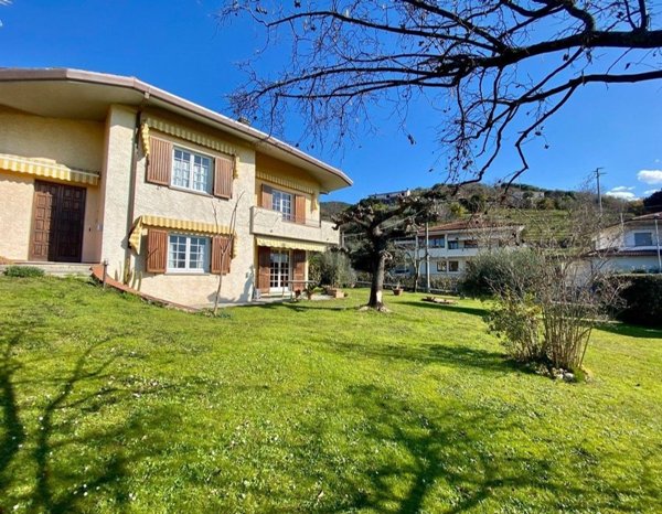 casa indipendente in vendita a Pietrasanta