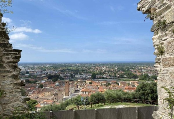 casa indipendente in vendita a Pietrasanta