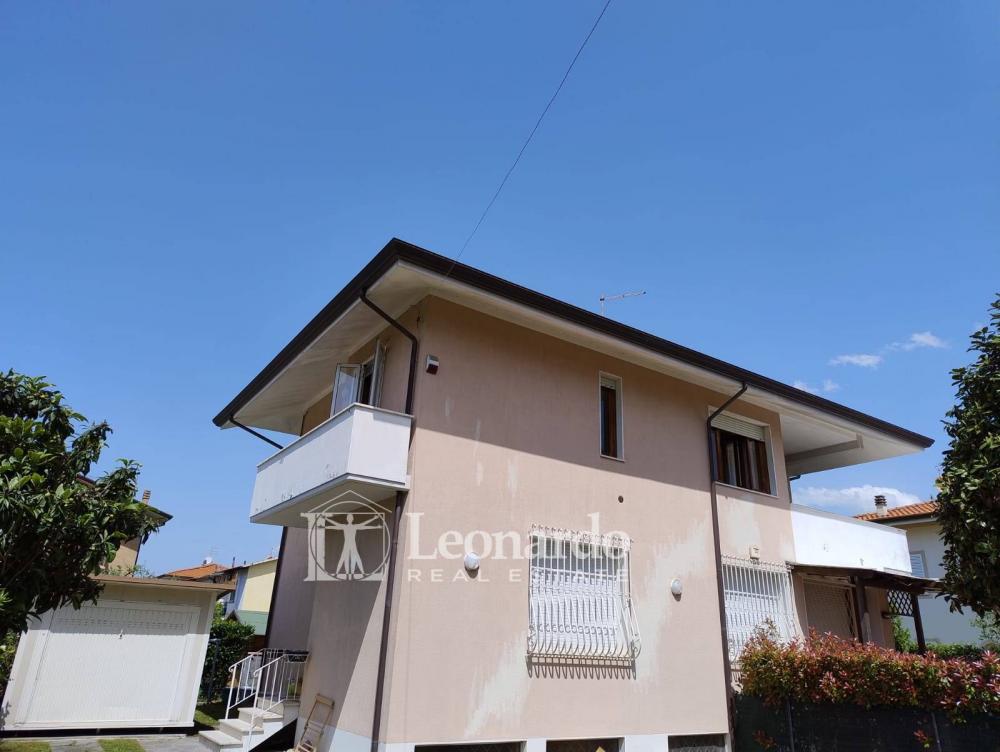 casa indipendente in vendita a Pietrasanta in zona Marina di Pietrasanta
