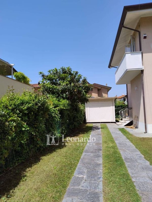 casa indipendente in vendita a Pietrasanta in zona Marina di Pietrasanta