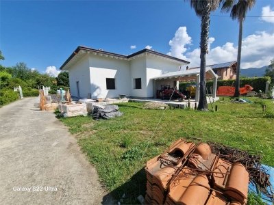 casa indipendente in vendita a Pietrasanta in zona Marina di Pietrasanta
