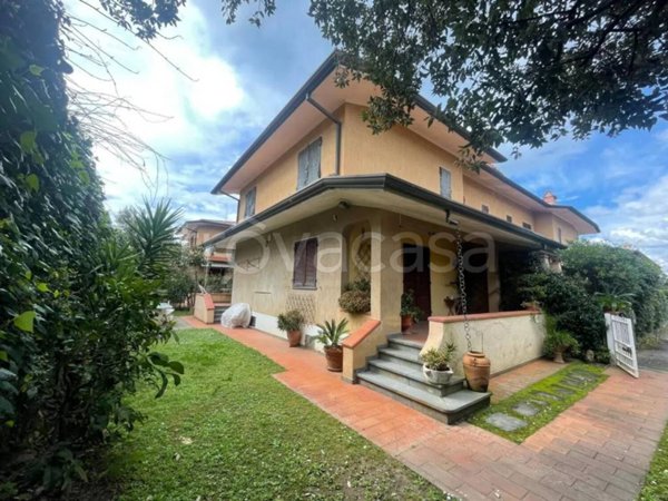 casa indipendente in vendita a Pietrasanta